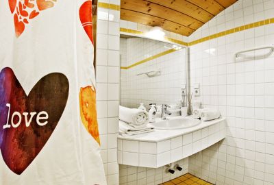 zugspitz-apps-ferienappartement-dusche-2.jpg